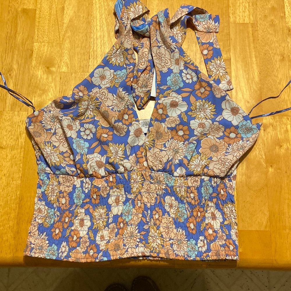 Sienna sky halter top. Medium. Floral print. New with tags